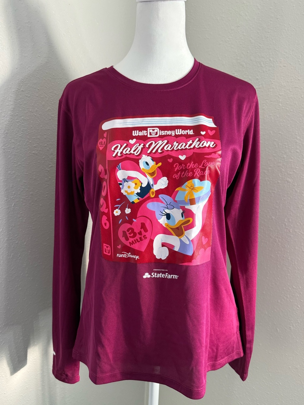 runDisney 2025 WDW Half Marathon Daisy Donald Brooks Long Sleeve Women’s S